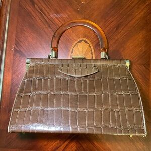 Vintage Verdi Leather Handbag. Brown Alligator print. Lucite Handle.